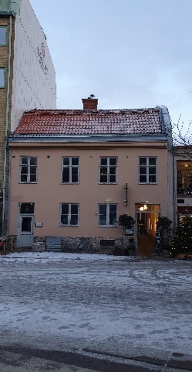 Kaserntorget med Carlbergs arkitektur